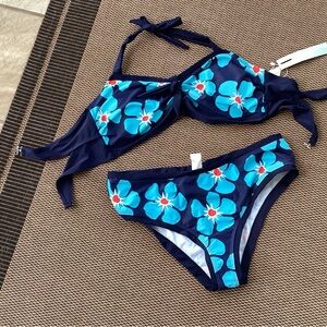 Dressfo 2 piece XXXL(14)floral NEW swim suit. Navy blue, lt blue white and red